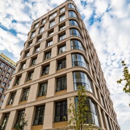 Продажа 1-комн квартиры на вторичном рынке проспект Лихачёва,  д. 10 к2