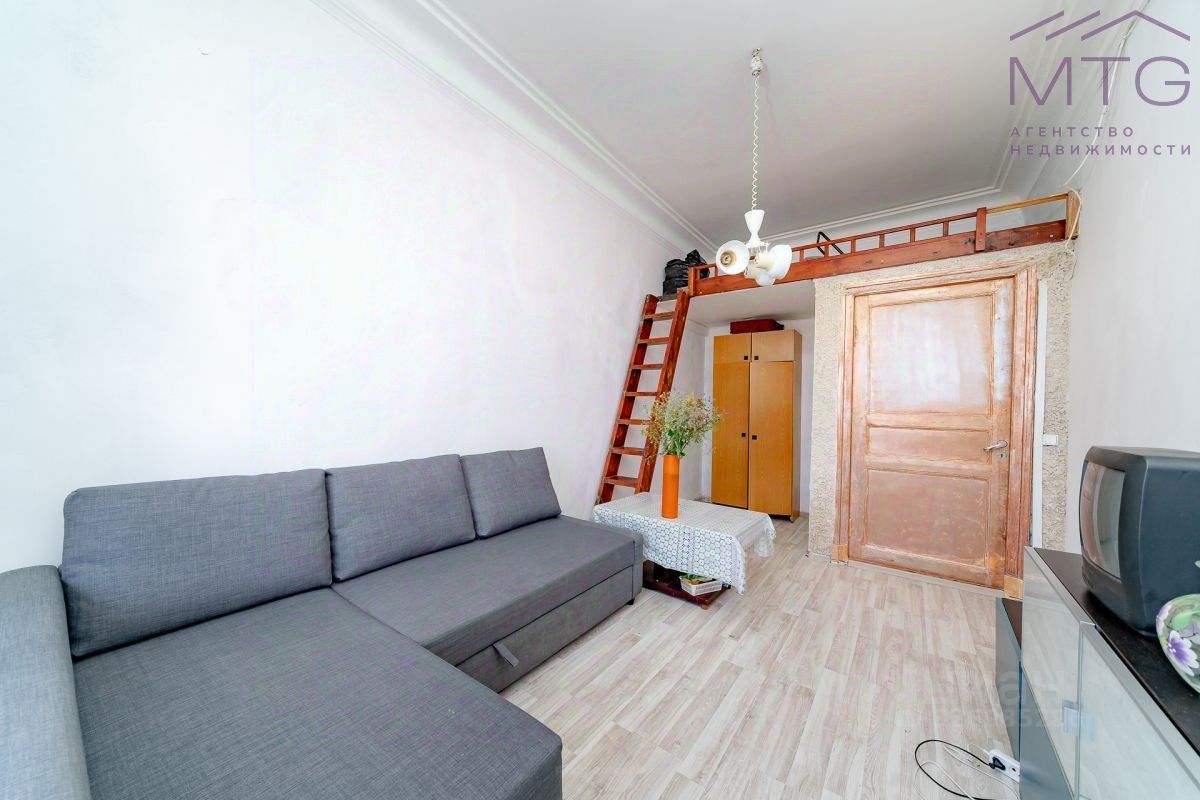 Продажа 6-комн квартиры на вторичном рынке Сенная пл,  д. 13