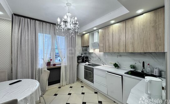 Продажа 2-комн квартиры на вторичном рынке улица Маршала Захарова,  д. 16 к3