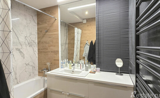 Продажа 2-комн квартиры на вторичном рынке Карташихина улица,  д. 13