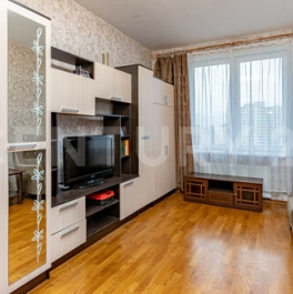 Продажа 1-комн квартиры на вторичном рынке улица Маршала Казакова,  д. 58