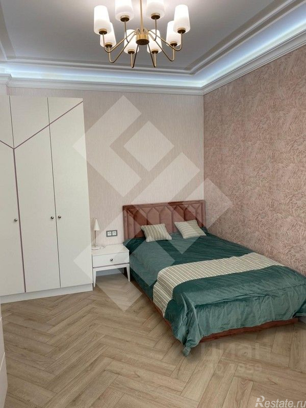 Продажа 4-комн квартиры на вторичном рынке Тружеников 1-й пер,  д. 15