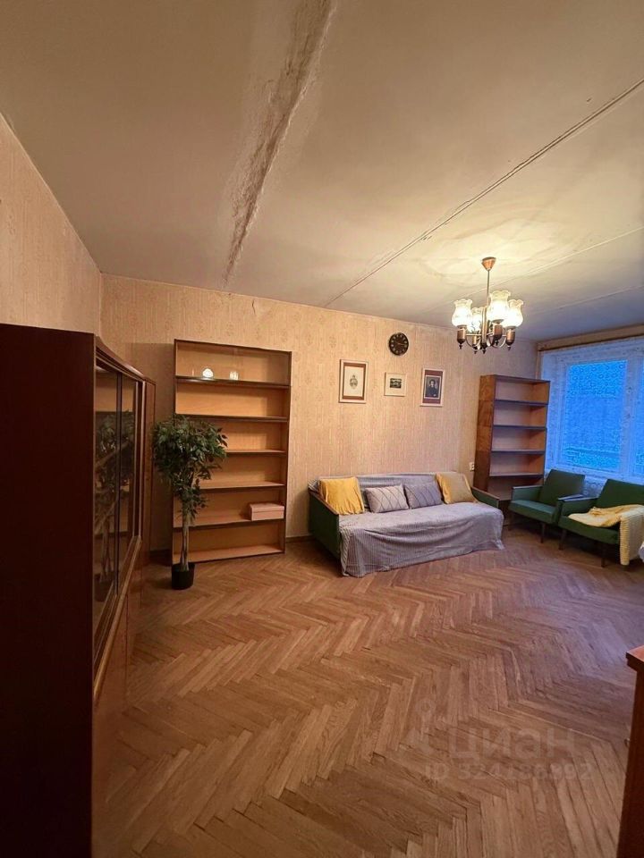 Продажа 2-комн квартиры на вторичном рынке Дрезденская улица, 21