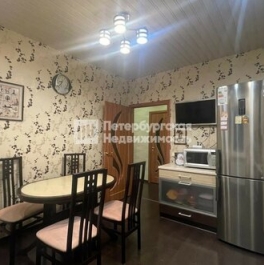 Продажа 3-комн квартиры на вторичном рынке Окуловская улица,  д. 4