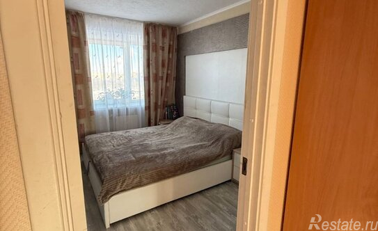 Продажа 4-комн квартиры на вторичном рынке улица Чекистов,  д. 22