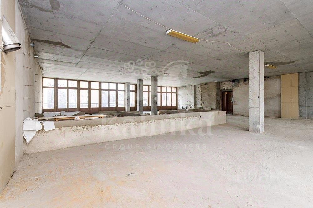 Продажа 4-комн квартиры на вторичном рынке Большой Левшинский переулок, 11