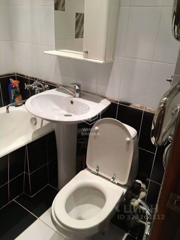 Продажа 1-комн квартиры на вторичном рынке улица Коккинаки, 1