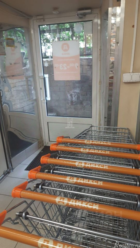 Аренда торгового помещения Средний пр-кт,  д. 99/18