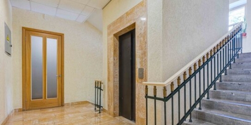 3-комн квартира улица Нахимова,  д. 15