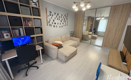 Продажа 2-комн квартиры на вторичном рынке Кушелевская дор,  д. 3,  к. 6