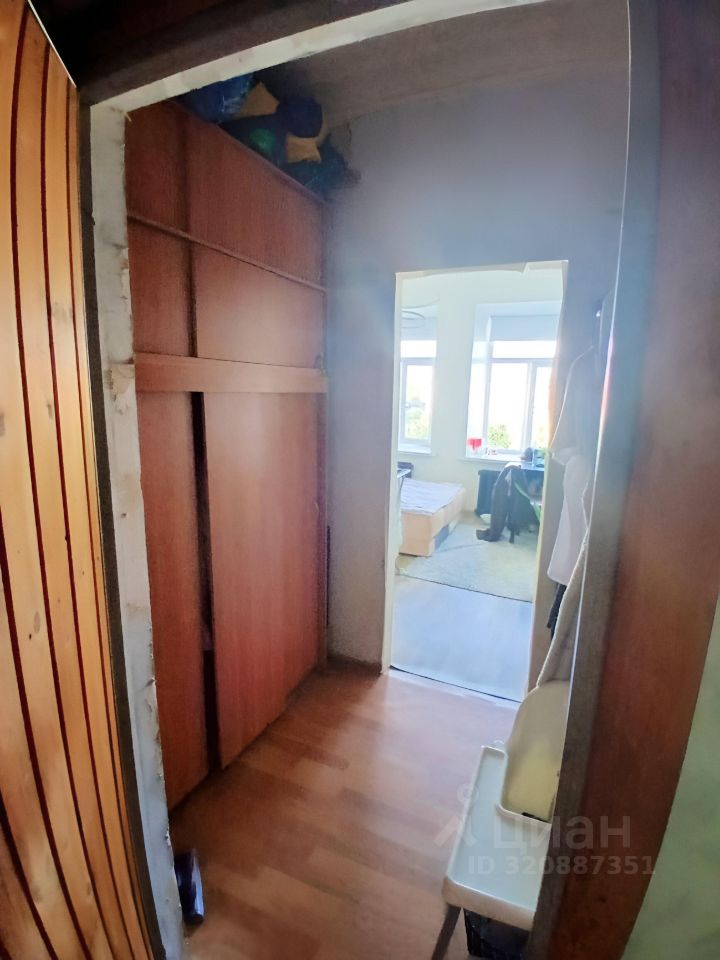 Продажа 5-комн квартиры на вторичном рынке Ропшинская улица, 32