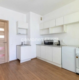 Продажа 2-комн квартиры на вторичном рынке Космонавтов пр-кт,  д. 106