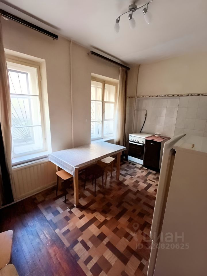 Продажа 2-комн квартиры на вторичном рынке переулок Басков, 18