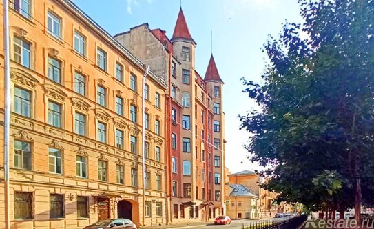 Продажа 3-комн квартиры на вторичном рынке Псковская улица,  д. 8