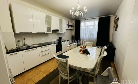 Продажа 2-комн квартиры на вторичном рынке Коммунарка п, Липовый Парк ул,  д. 8,  к. 1