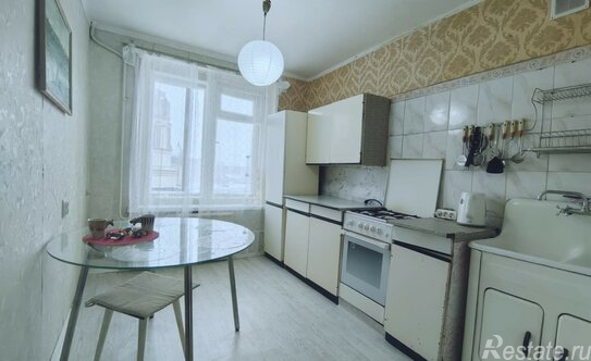 Продажа 2-комн квартиры на вторичном рынке улица Бурцева,  д. 19