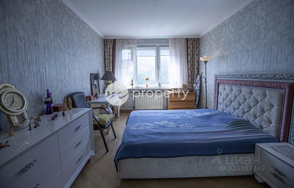 Продажа 4-комн квартиры на вторичном рынке улица Введенского, 32