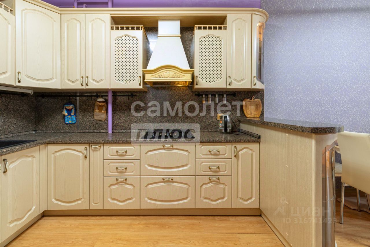 Продажа 3-комн квартиры на вторичном рынке Белые Столбы мкр, улица Мечты, 26к4
