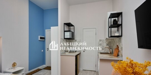 6-комн квартира улица Жуковского,  д. 7-9
