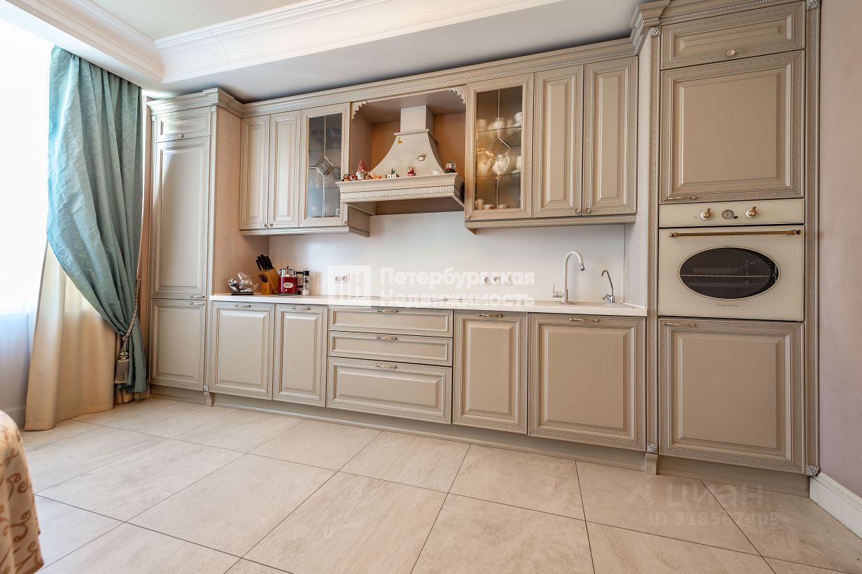 Продажа 3-комн квартиры на вторичном рынке улица Адмирала Коновалова, 2-4
