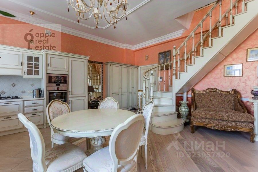 Продажа 4-комн квартиры на вторичном рынке Чистопрудный бульвар, 23С1
