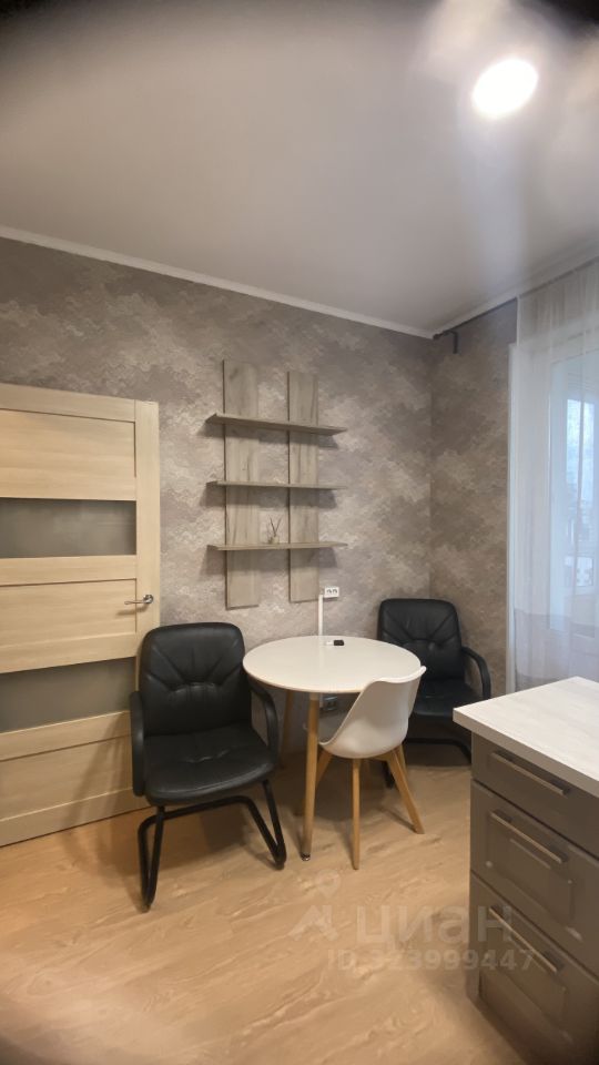 Аренда 1-комн квартиры на вторичном рынке Комендантский проспект, 64к1