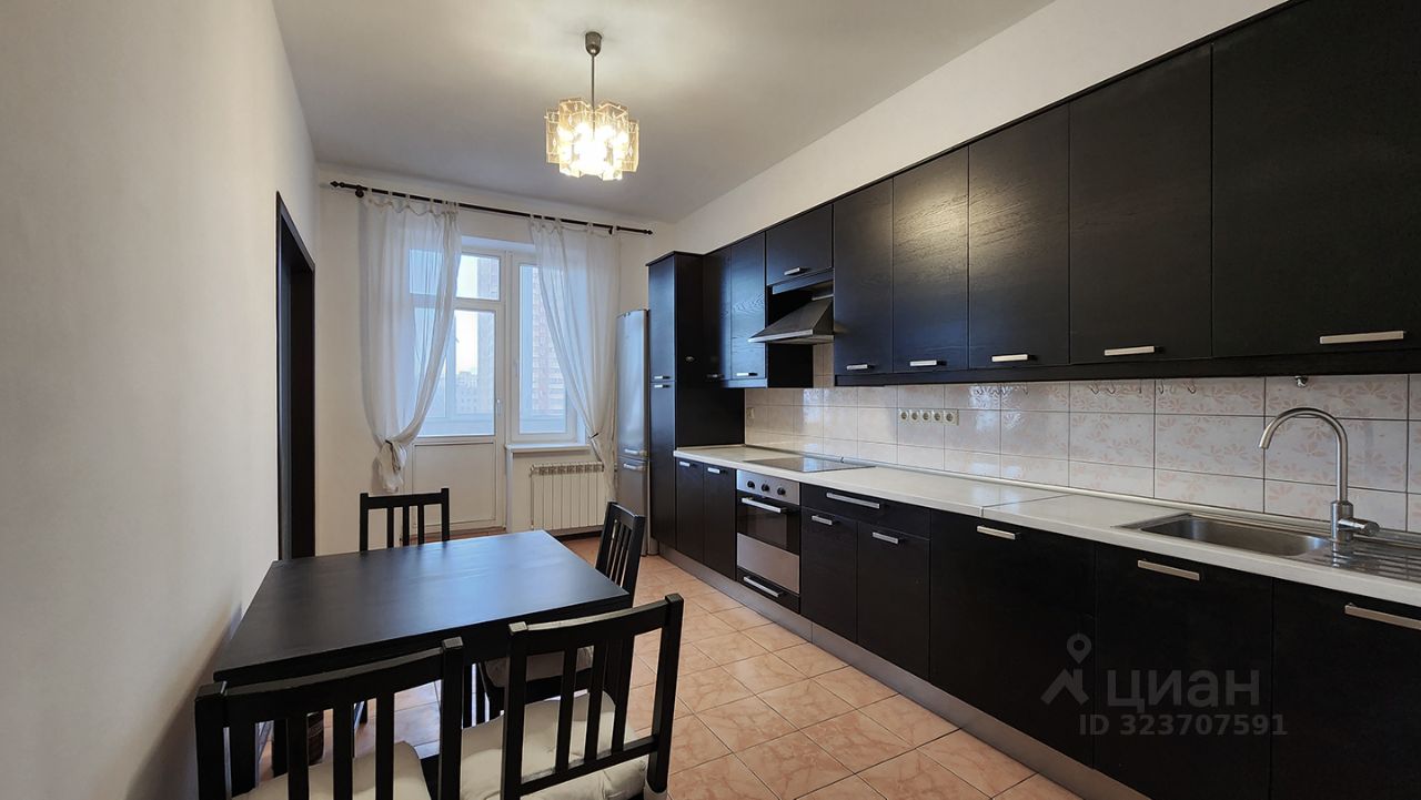 Аренда 3-комн квартиры на вторичном рынке Петрозаводская улица, 28К1