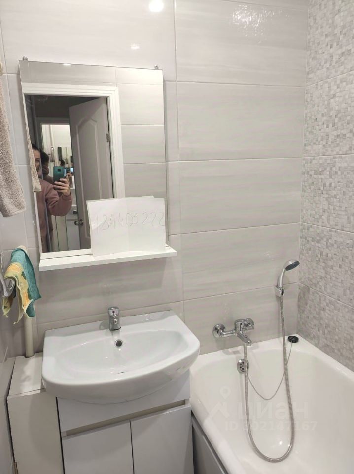 Продажа 2-комн квартиры на вторичном рынке улица Крыленко, 15К2