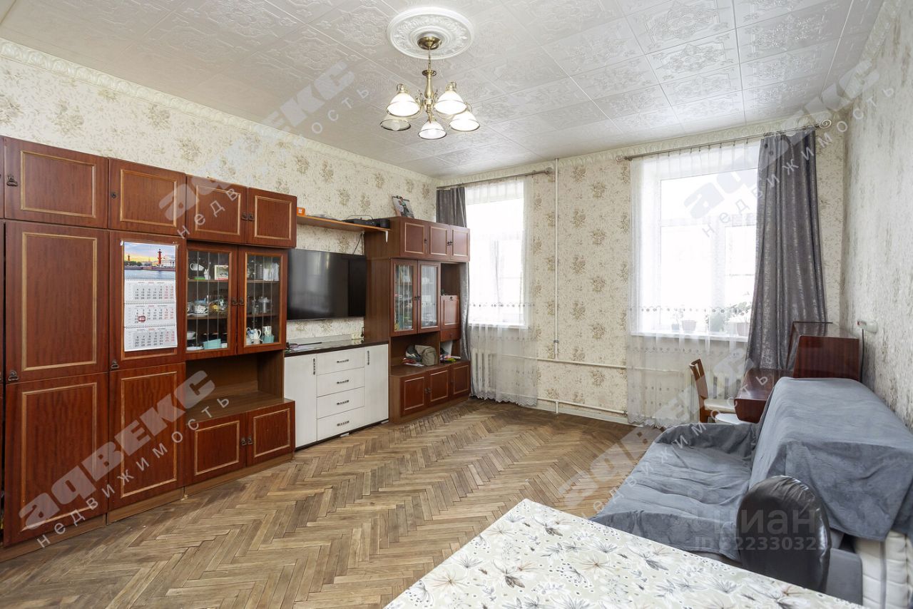 Продажа 4-комн квартиры на вторичном рынке проспект Обуховской обороны, 79