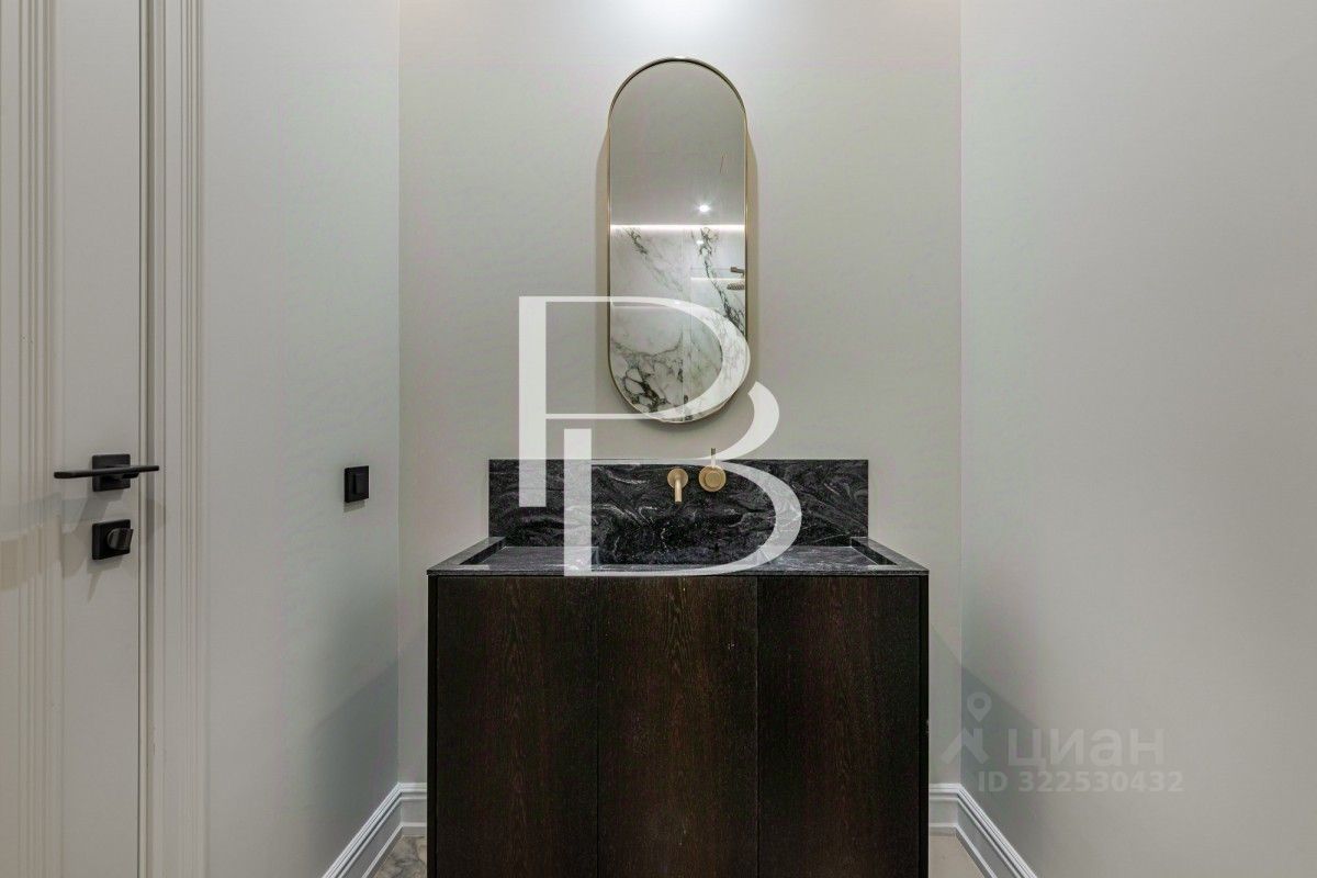 Продажа 3-комн квартиры на вторичном рынке Поклонная улица, 9