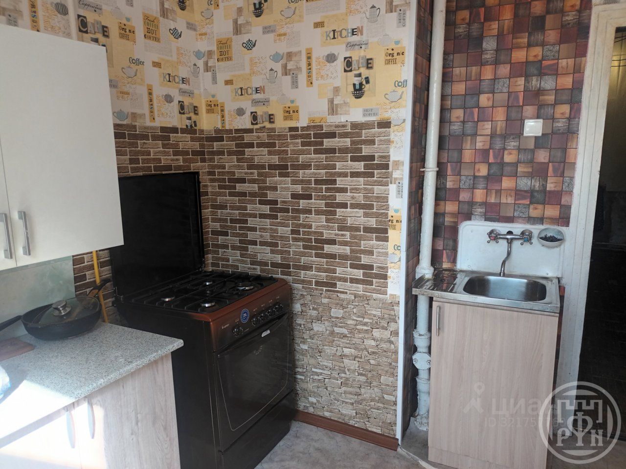 Продажа 4-комн квартиры на вторичном рынке Кронштадт, улица Велещинского, 12