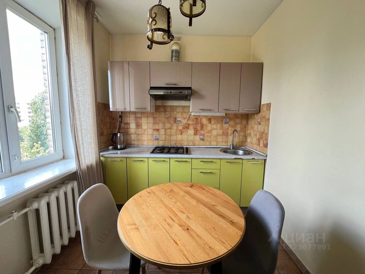 Продажа 2-комн квартиры на вторичном рынке Бережковская набережная, 4