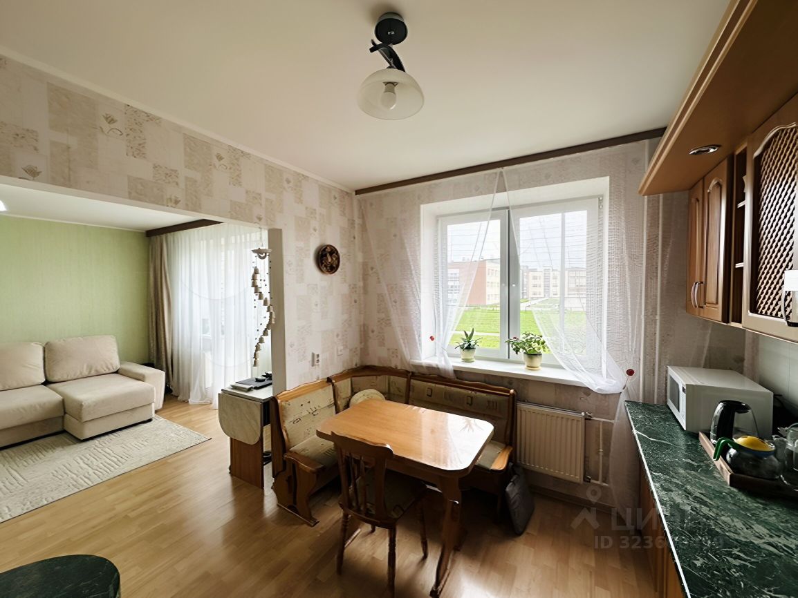 Продажа 3-комн квартиры на вторичном рынке пос. Шушары, Славянка тер., улица Ростовская, 4к8