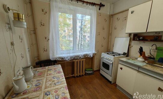 Продажа 2-комн квартиры на вторичном рынке Красное Село г, Бронетанковая ул,  д. 13,  к. 3