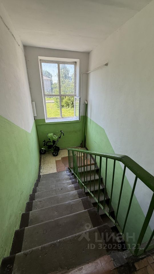 Продажа 2-комн квартиры на вторичном рынке Уваровка пгт, улица Урицкого, 14