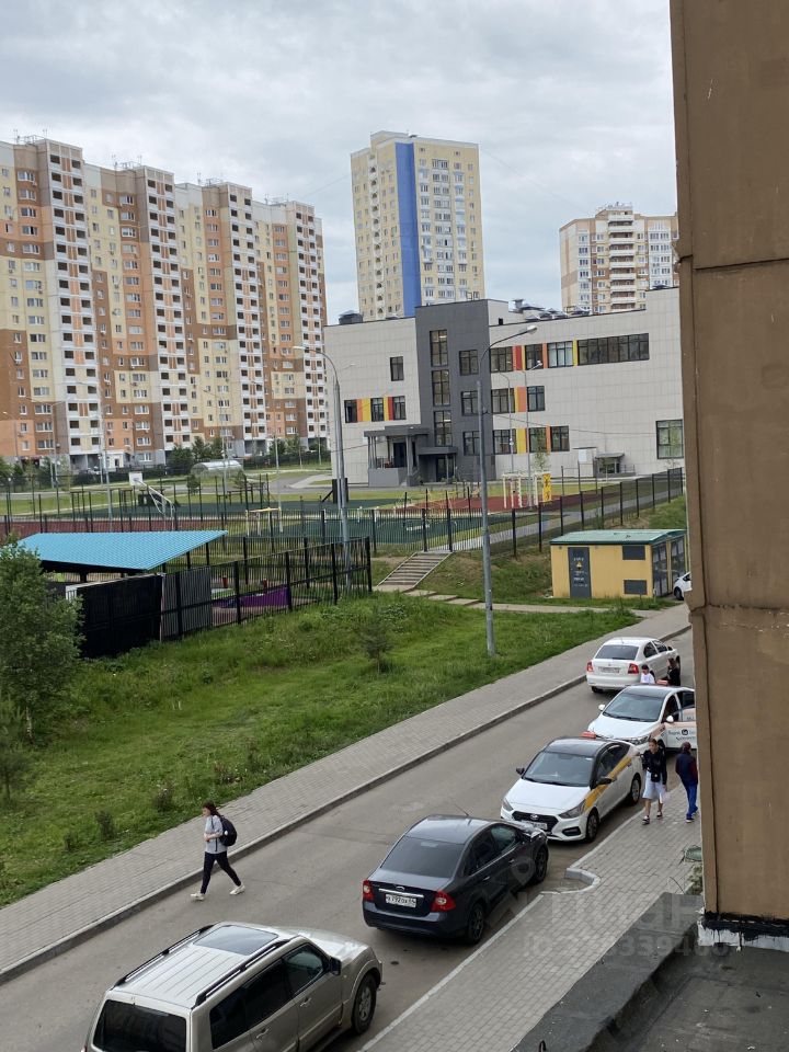 Продажа студии Южный мкр, улица Курыжова, 32