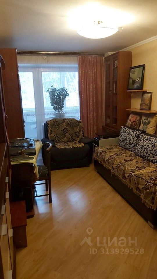 Продажа 3-комн квартиры на вторичном рынке Рощино пгт, улица Садовая, 4