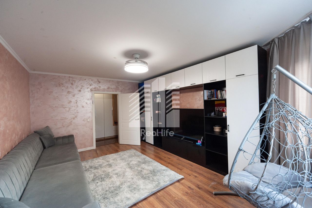 Продажа 2-комн квартиры на вторичном рынке Южный мкр, улица Курыжова, 28к1