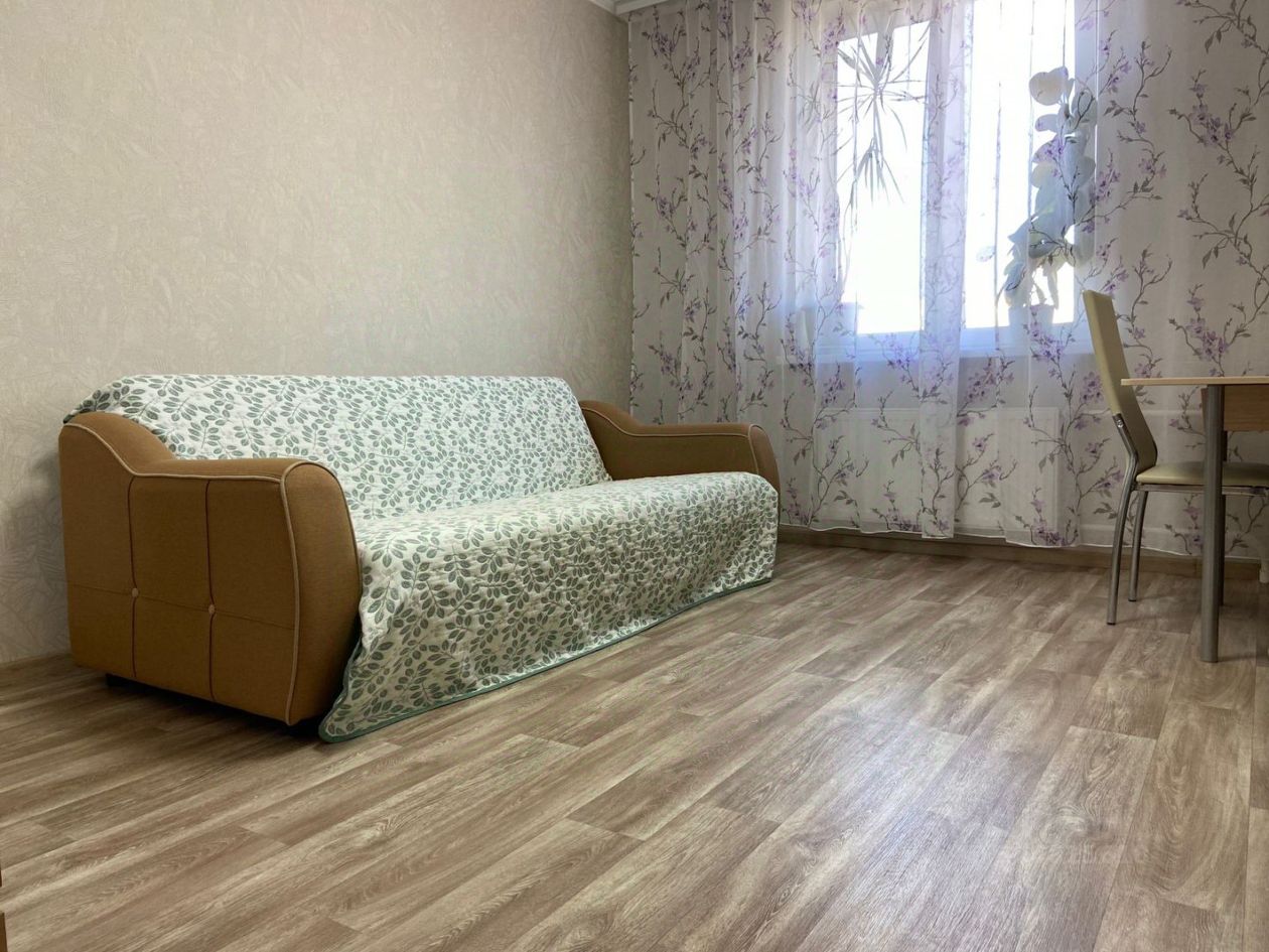 Продажа 3-комн квартиры на вторичном рынке Мурино, проспект Авиаторов Балтики, 19