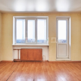 Продажа 2-комн квартиры на вторичном рынке ул Коммуны,  д. 36