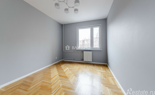 Продажа 3-комн квартиры на вторичном рынке Школьная улица,  д. 104 к2