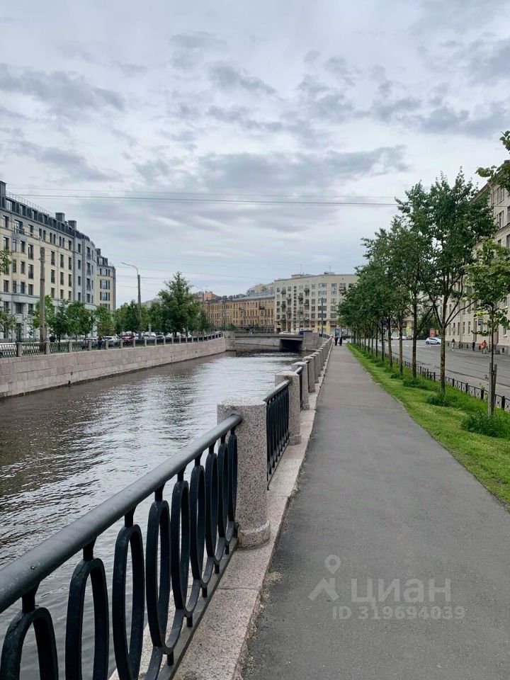 Продажа 6-комн квартиры на вторичном рынке набережная Реки Карповки, 30
