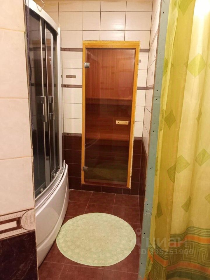 Продажа 3-комн квартиры на вторичном рынке пос. Металлострой, Садовая улица, 2к3
