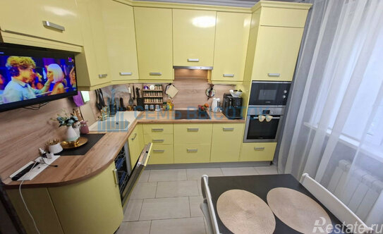 Продажа 3-комн квартиры на вторичном рынке Батайский проезд,  д. 17