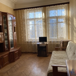 Продажа 2-комн квартиры на вторичном рынке Вяземский пер.,  д. 4
