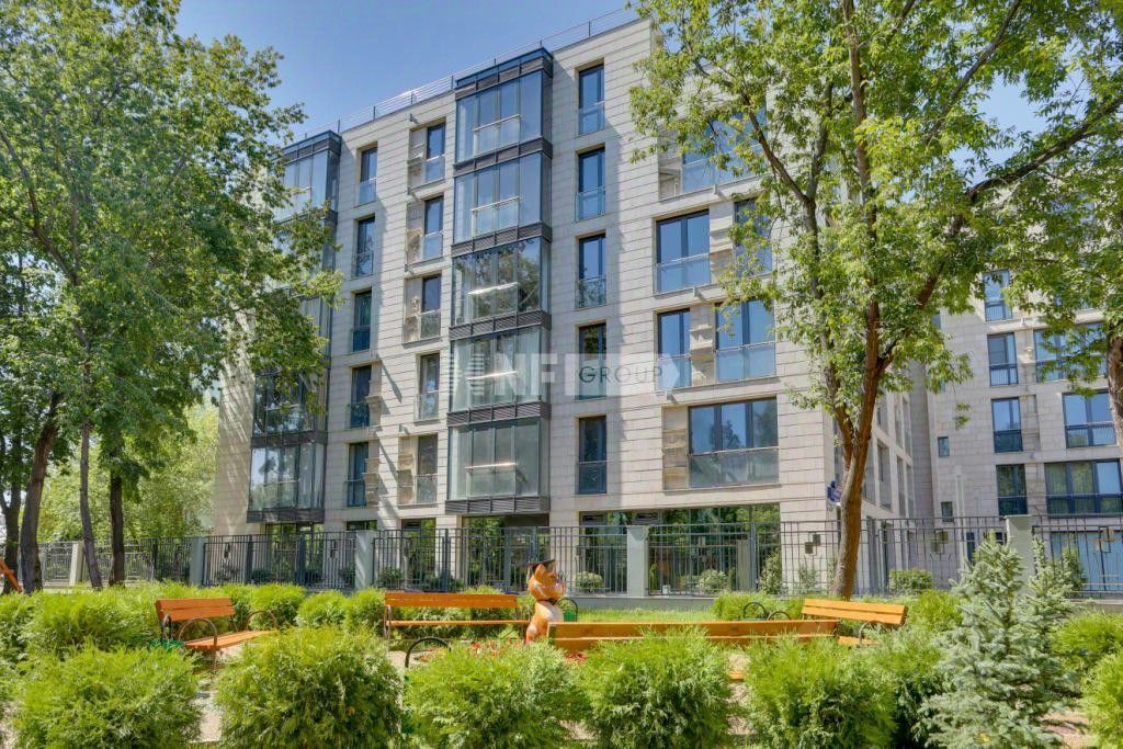 Продажа 4-комн квартиры на вторичном рынке переулок Хилков, 5