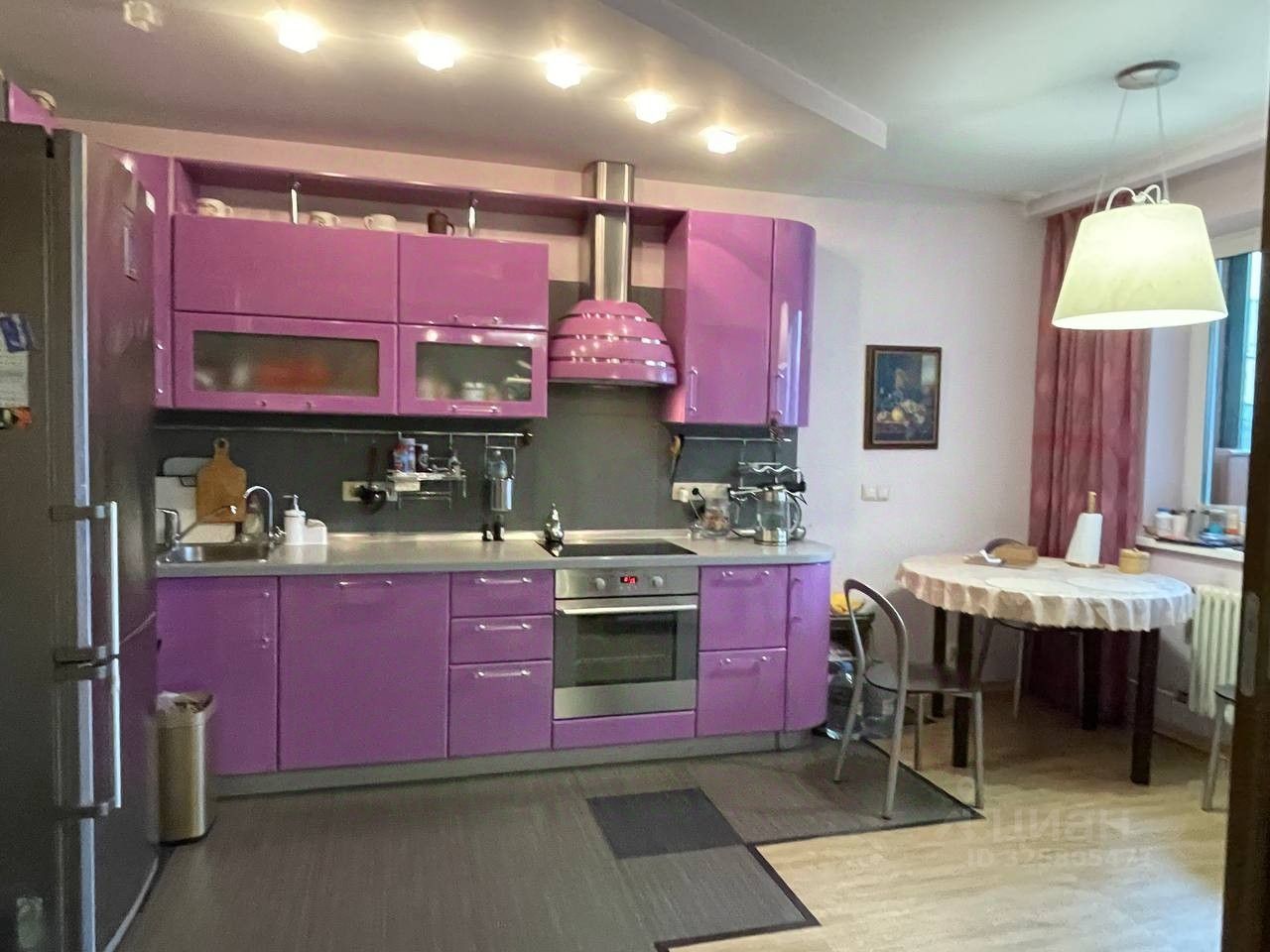Продажа 3-комн квартиры на вторичном рынке улица Покрышкина, 3