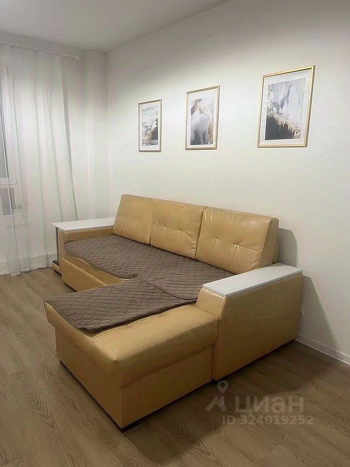 Аренда 2-комн квартиры на вторичном рынке улица Поляны, 5Ак2