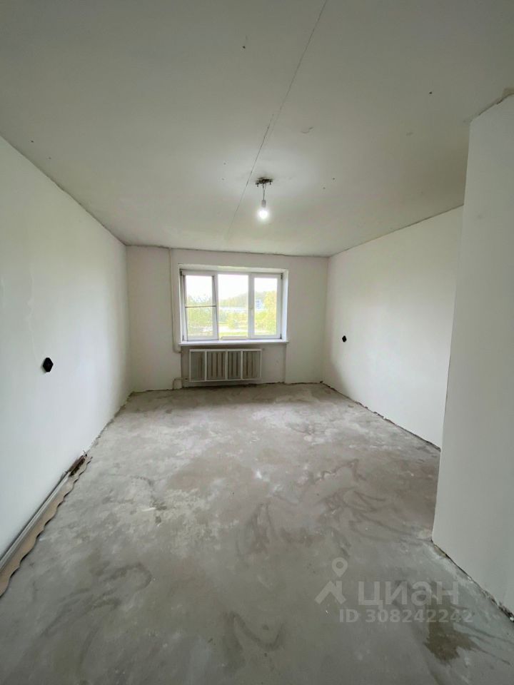 Продажа 1-комн квартиры на вторичном рынке Кронштадт, улица Гидростроителей, 10