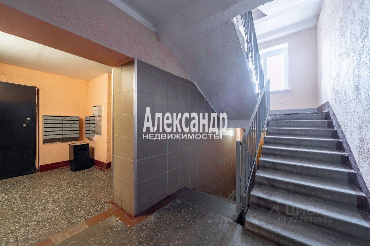Продажа 1-комн квартиры на вторичном рынке Северный проспект, 93